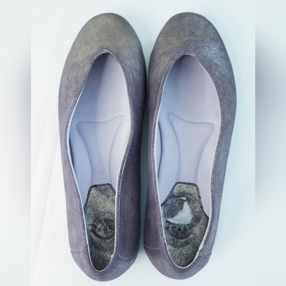 Johnston & Murphy Flats - Picture 7 of 12